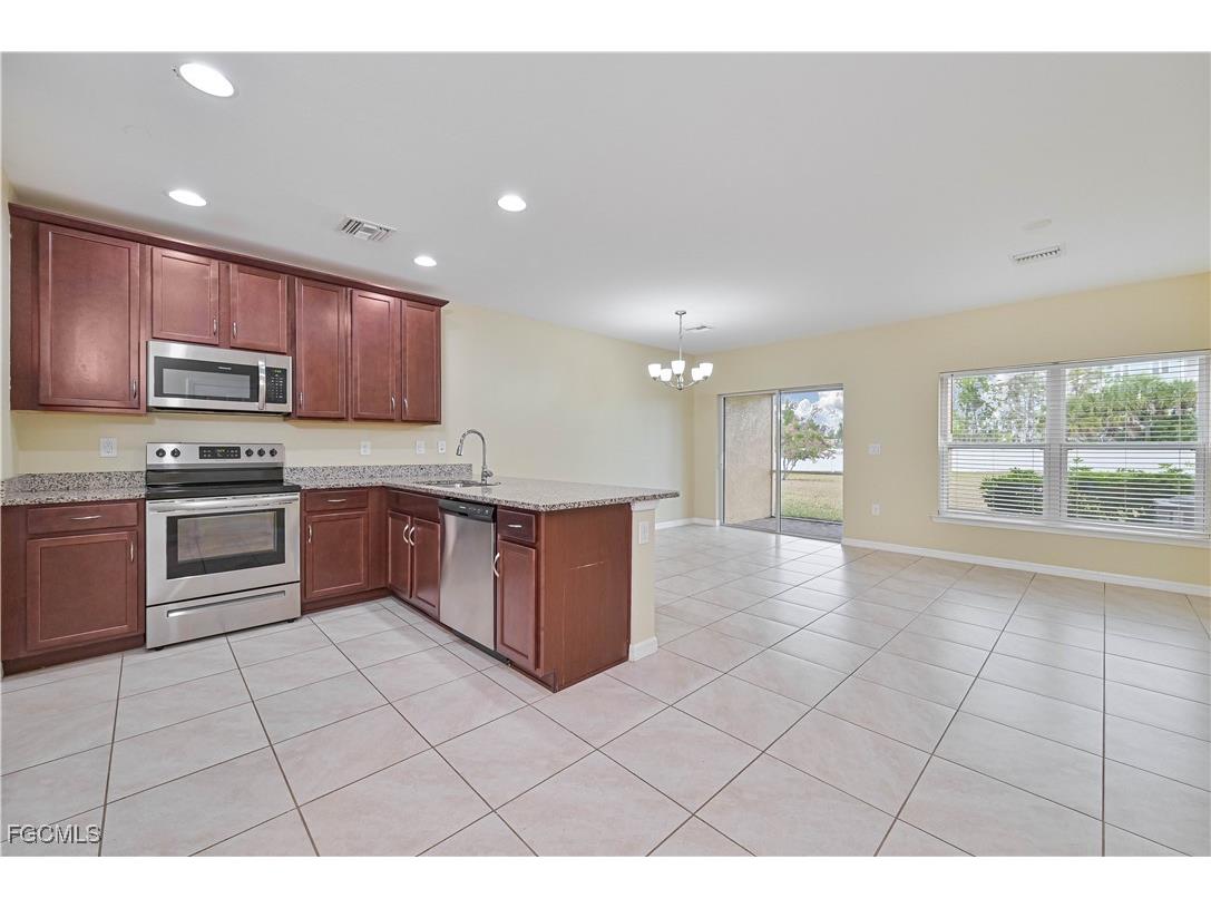 3739 Crofton Court Fort Myers FL 33916 2026003935 image3