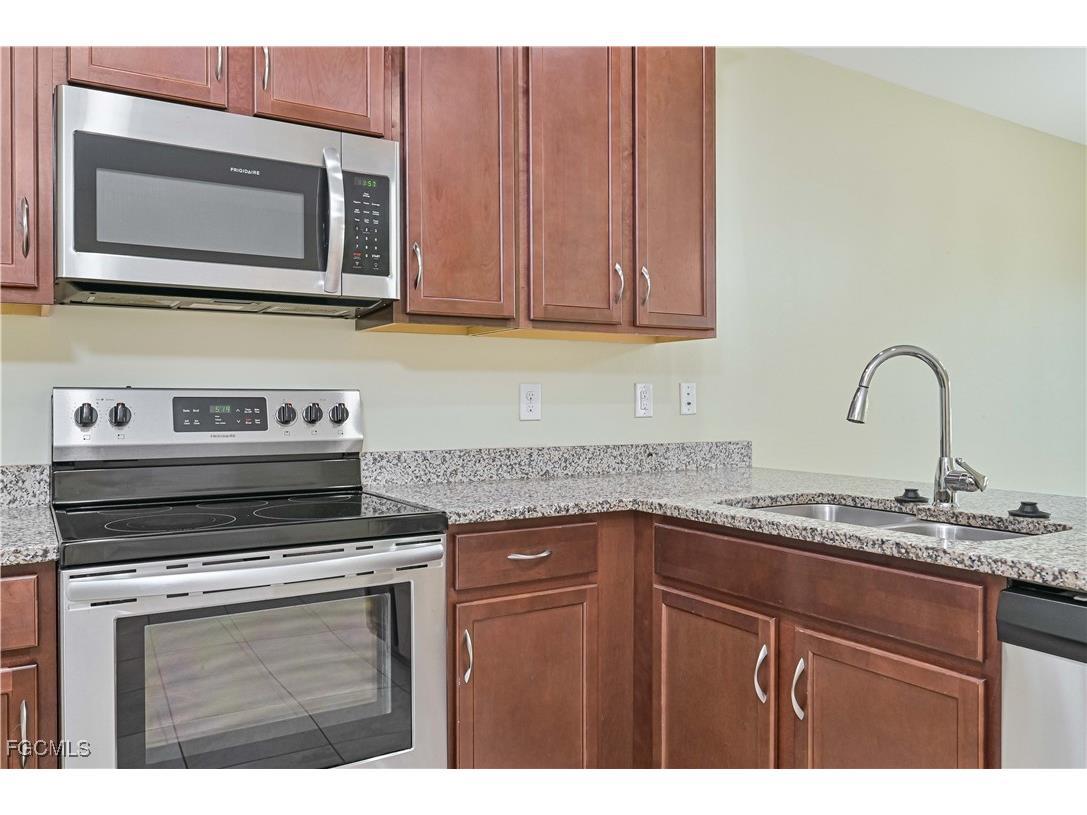3739 Crofton Court Fort Myers FL 33916 2026003935 image5