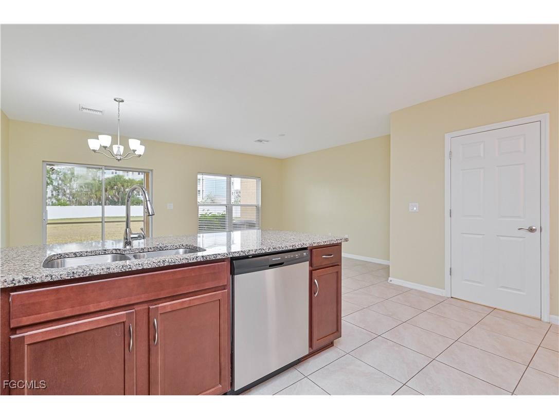 3739 Crofton Court Fort Myers FL 33916 2026003935 image7