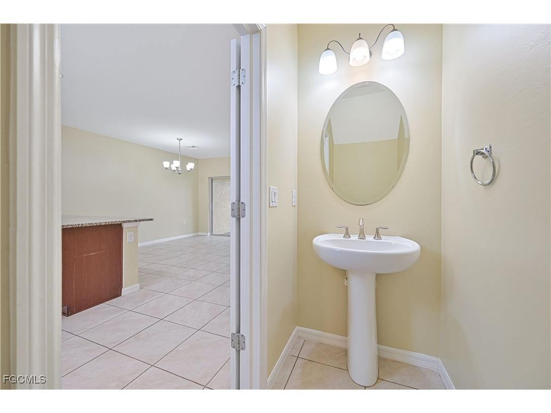 3739 Crofton Court Fort Myers FL 33916 2026003935 image8