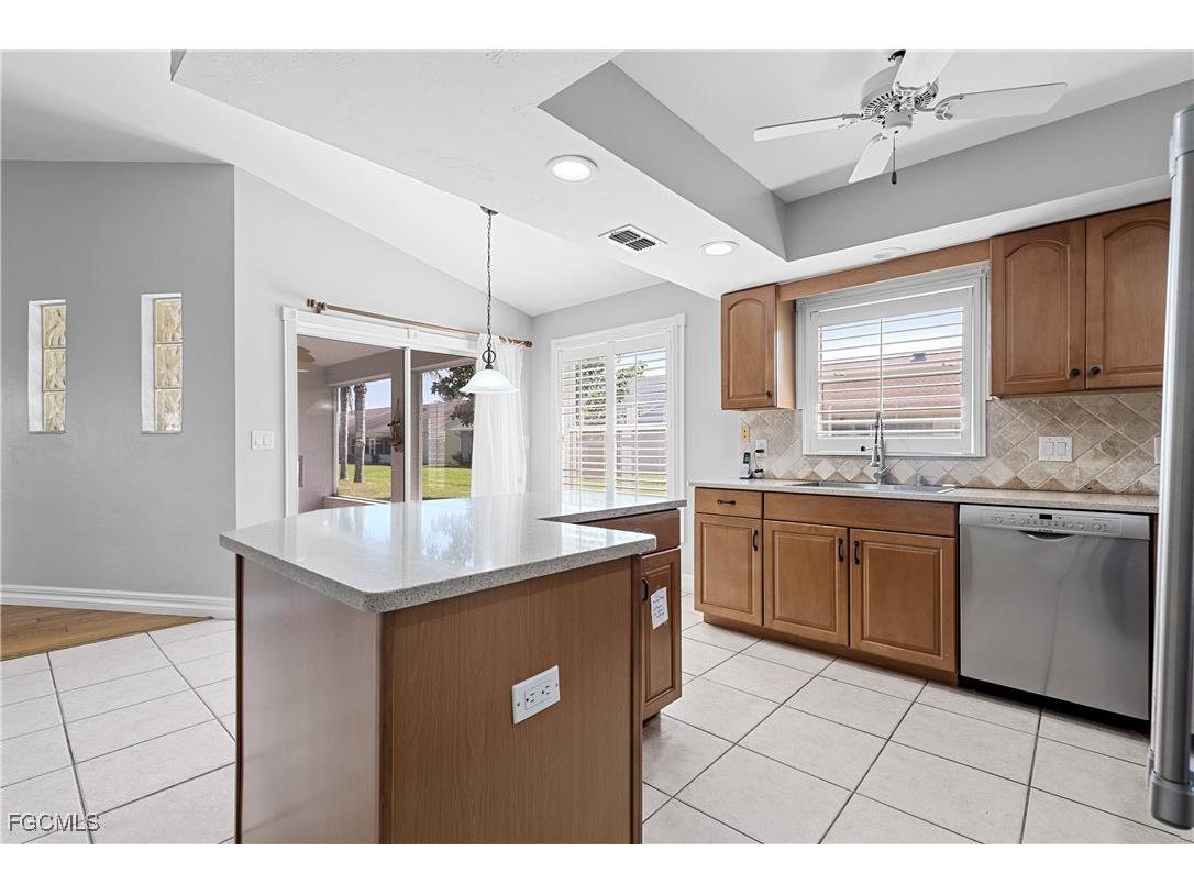 3739 Sabal Springs Boulevard North Fort Myers FL 33917 2025019941 image9