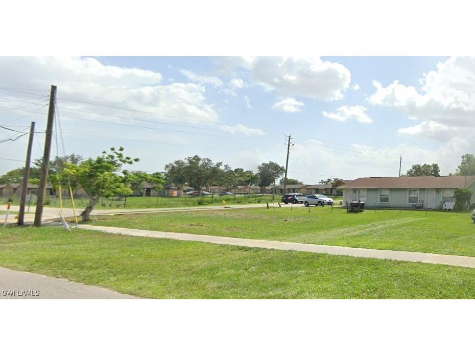 3745 Michigan Avenue Fort Myers FL 33916 224072350 image1