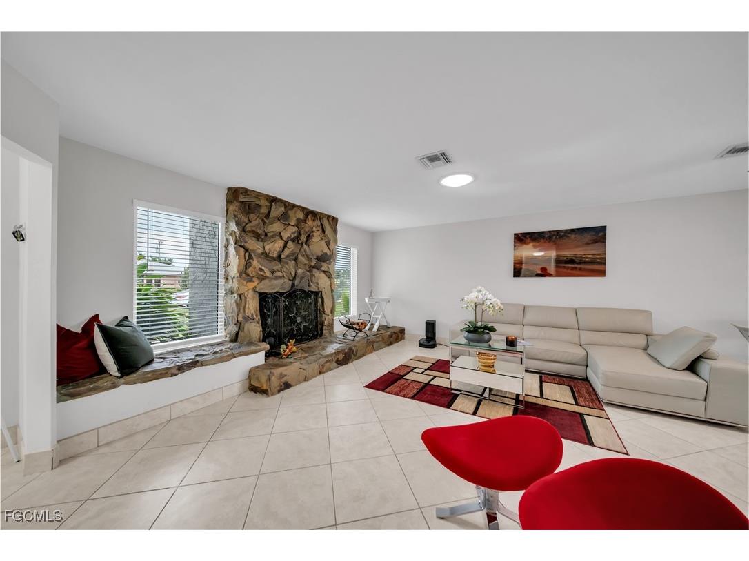 3746 SE 1st Place Cape Coral FL 33904 2025014123 image7