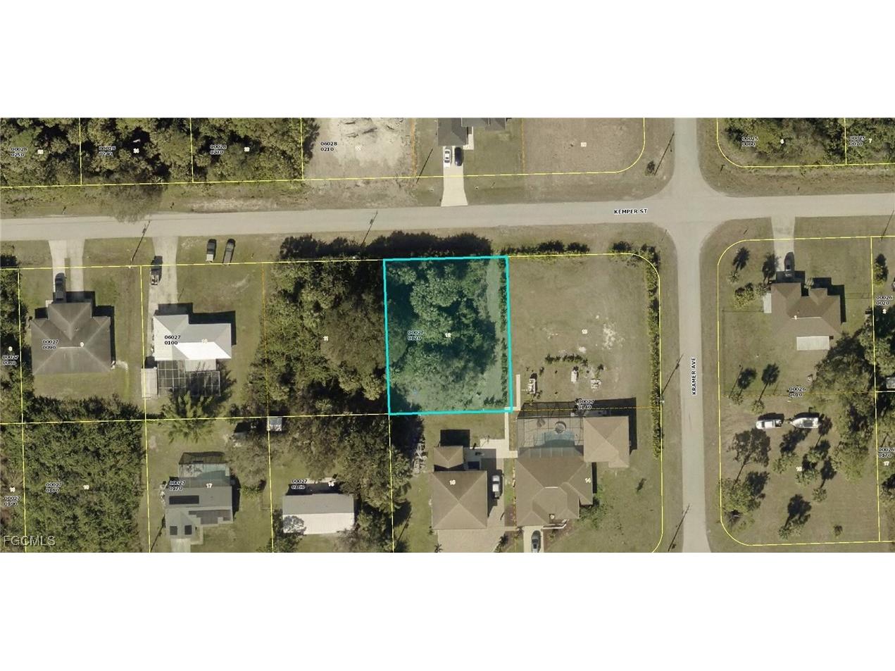 3747 Kemper Street Fort Myers FL 33905 2025018815 image1