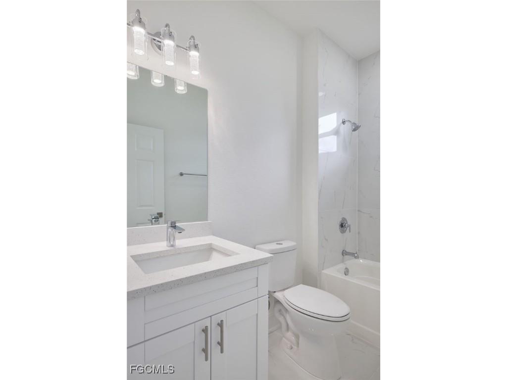 3748 Kenyon Street Fort Myers FL 33905 2025019665 image21