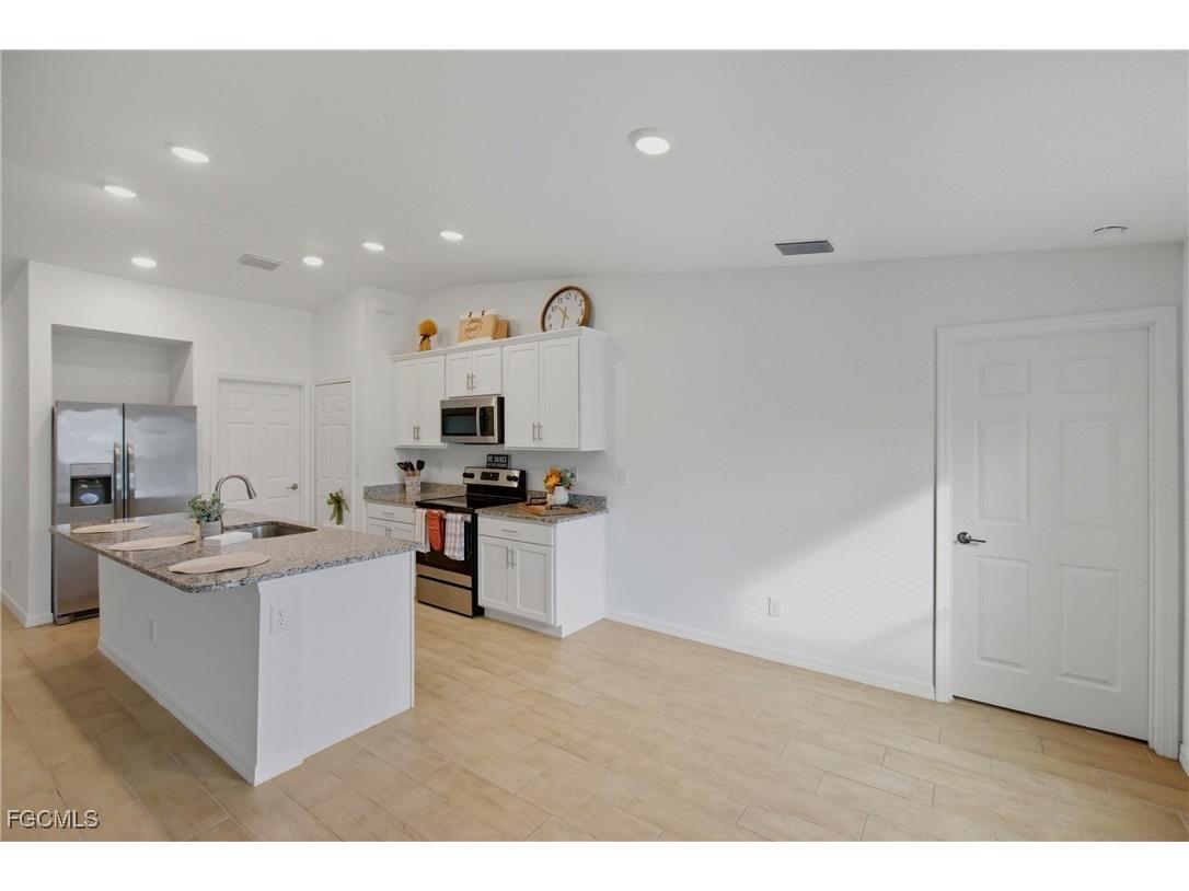 3749 NE 15th Place Cape Coral FL 33909 2025017247 image5