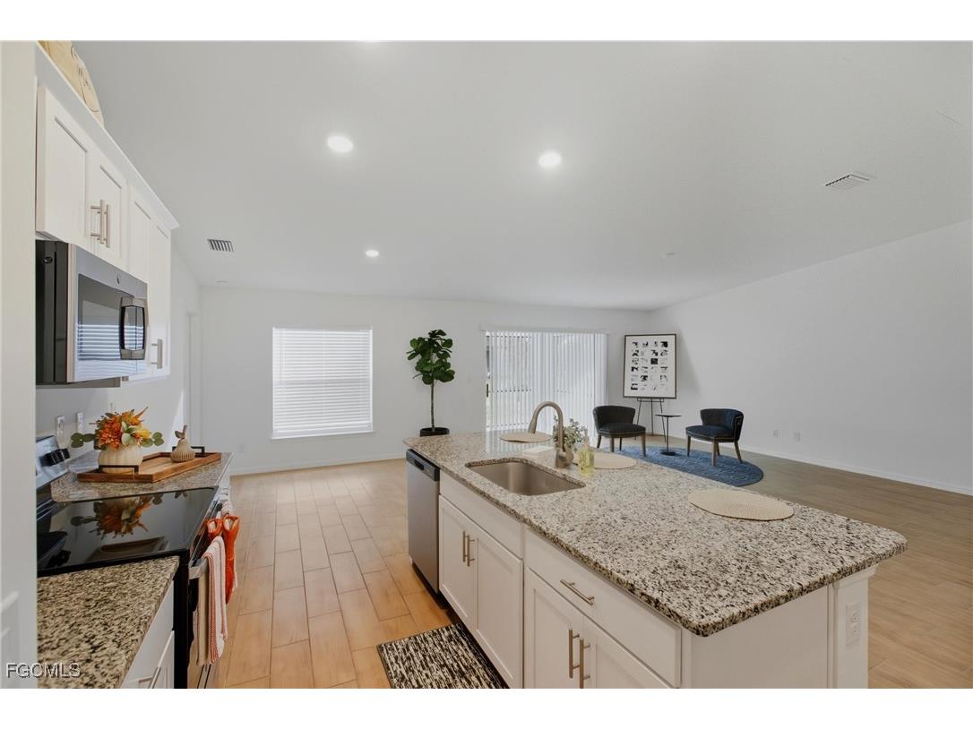 3749 NE 15th Place Cape Coral FL 33909 2025017247 image8