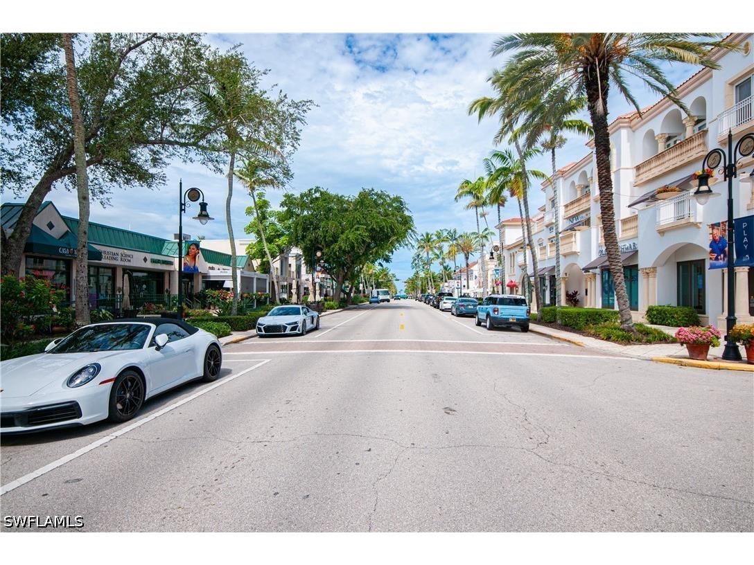 375 5th Avenue S #302 Naples FL 34102 226018464 image23