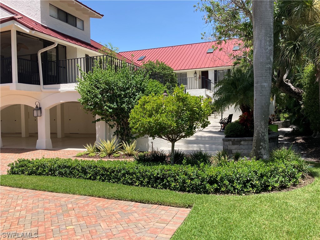 375 8th Avenue S #D Naples FL 34102 223074719 image1