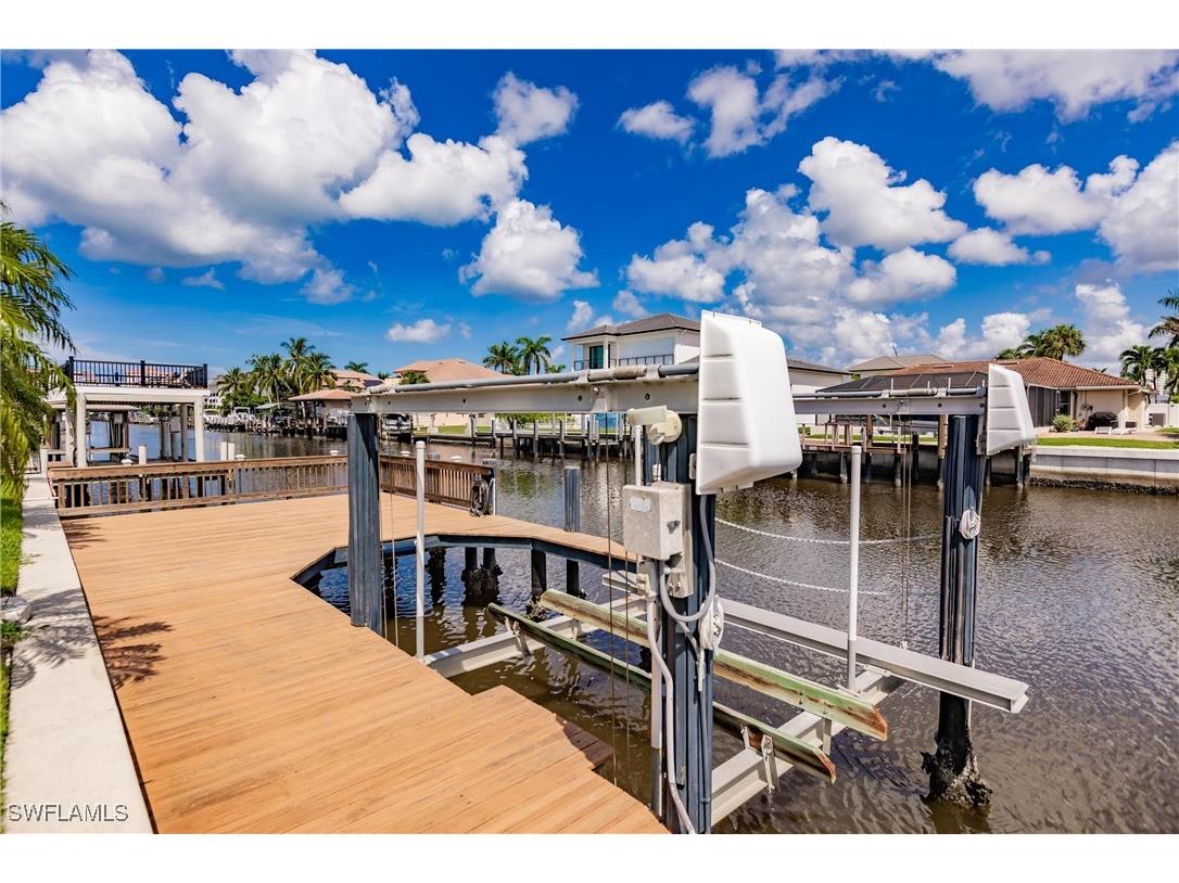 375 Conners Avenue Naples FL 34108 225075878 image4