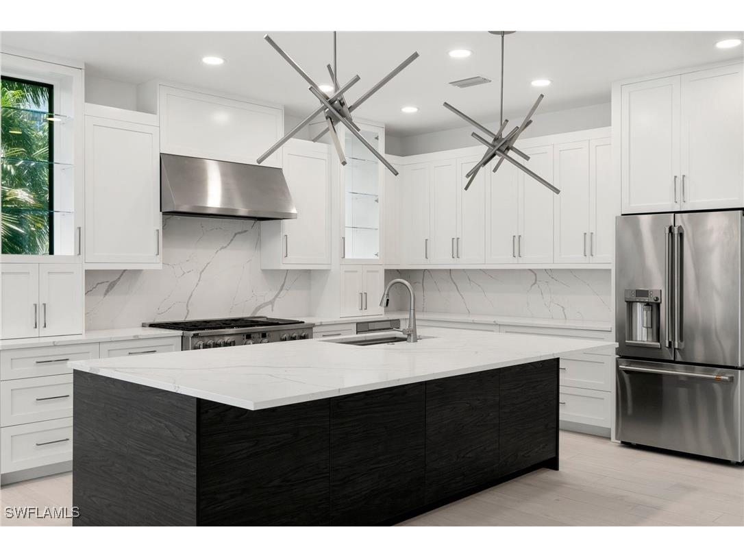 375 Periwinkle Court Marco Island FL 34145 223093772 image8