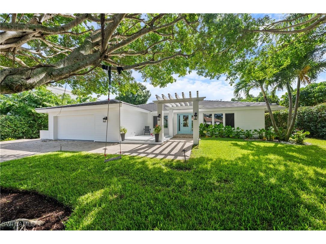 3750 Crayton Road Naples FL 34103 224097220 image1