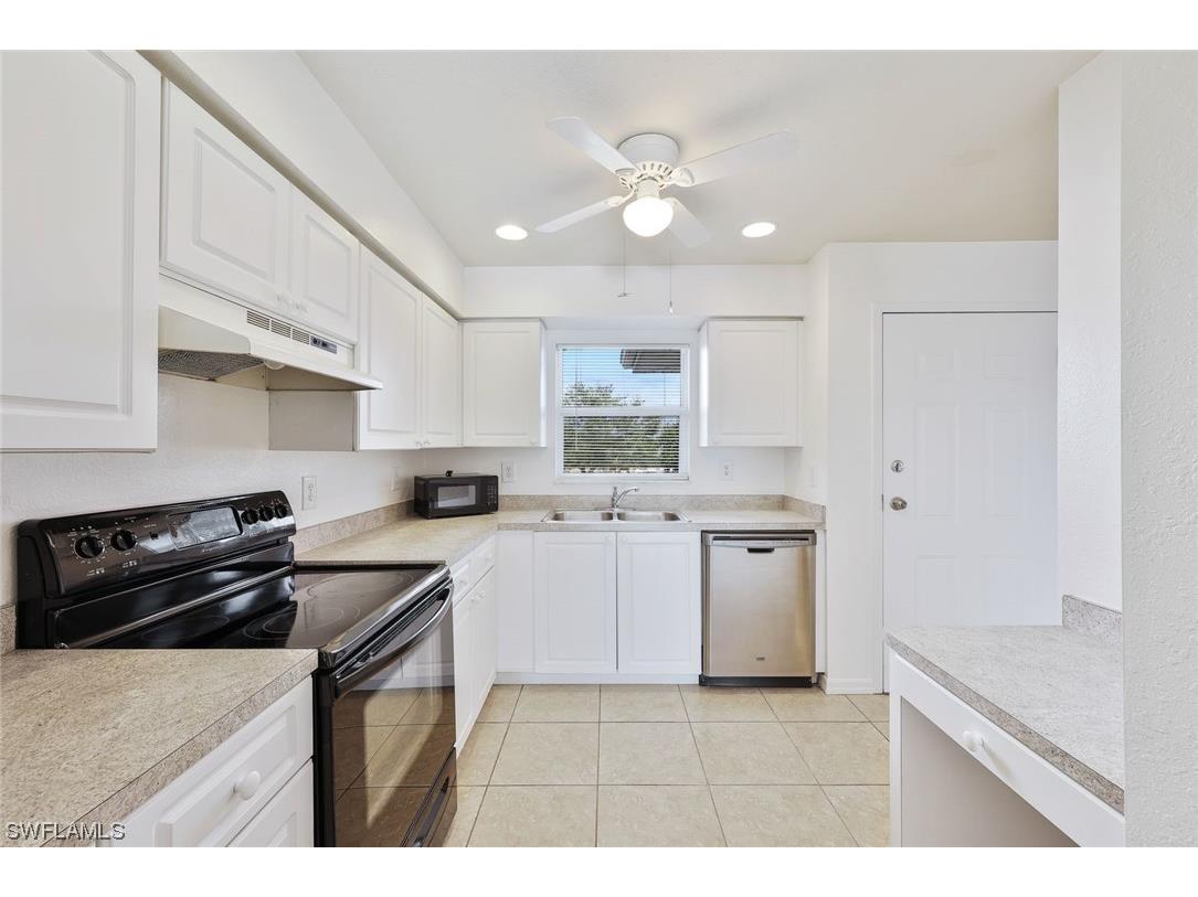 3752 Santa Barbara Boulevard #202 Cape Coral FL 33914 223064517 image1