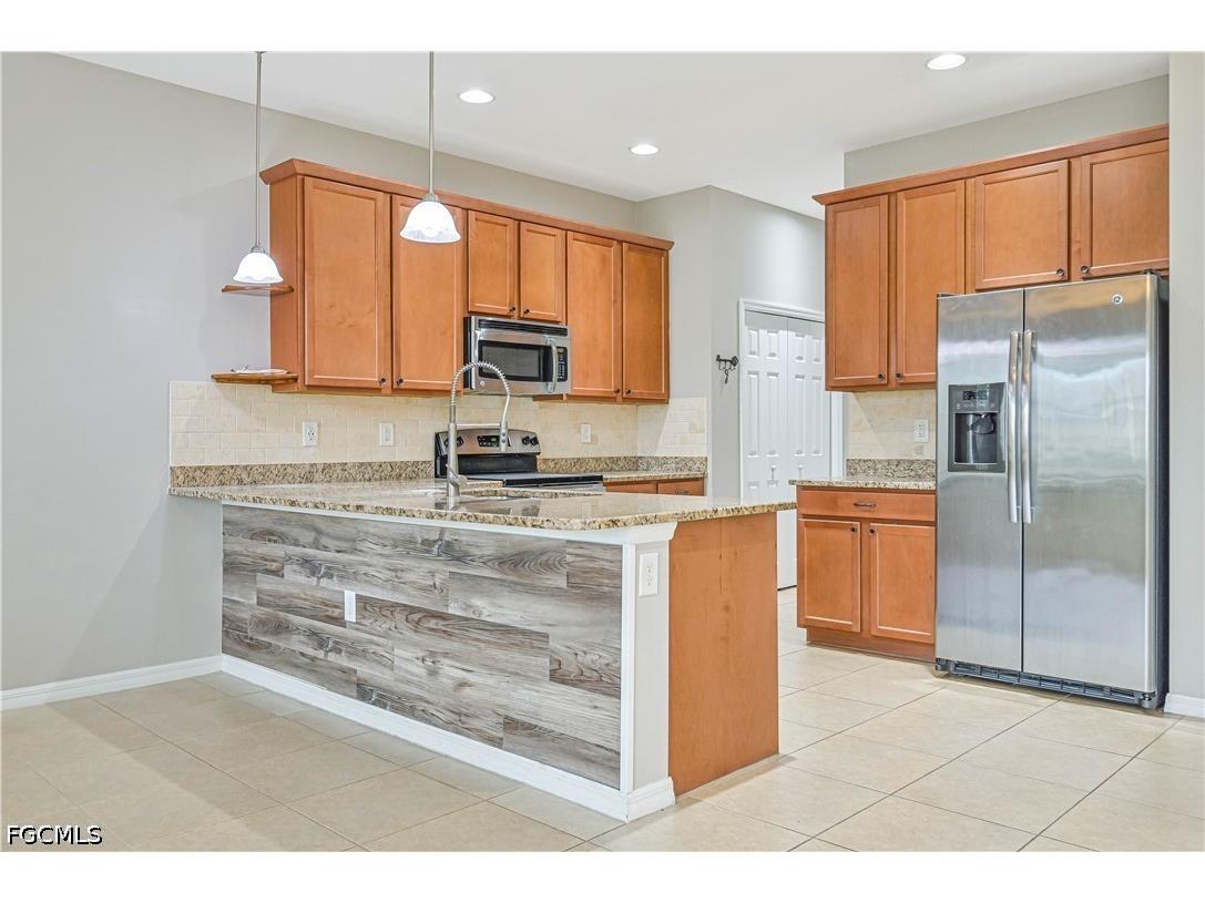 3755 Tilbor Circle Fort Myers FL 33916 2026024815 image8