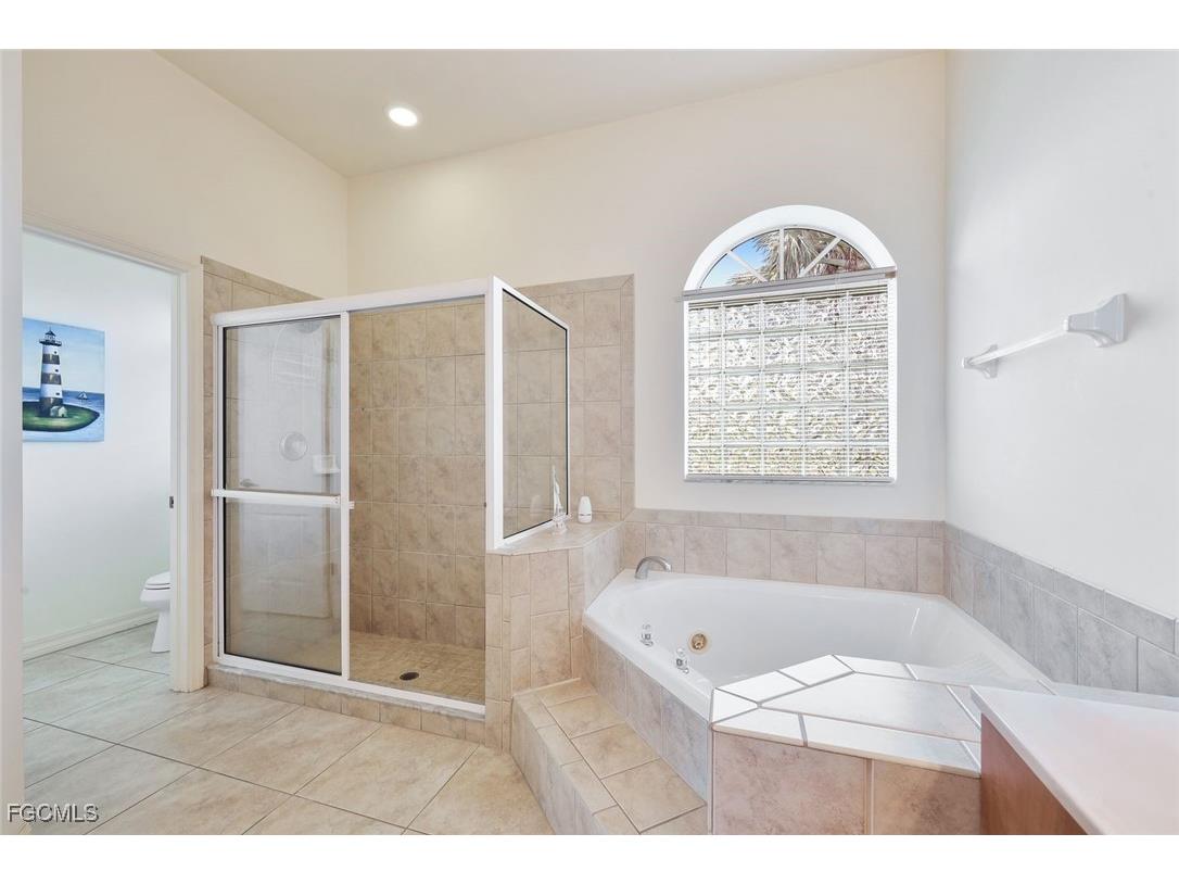 3756 SE 1st Avenue Cape Coral FL 33904 2025006175 image17