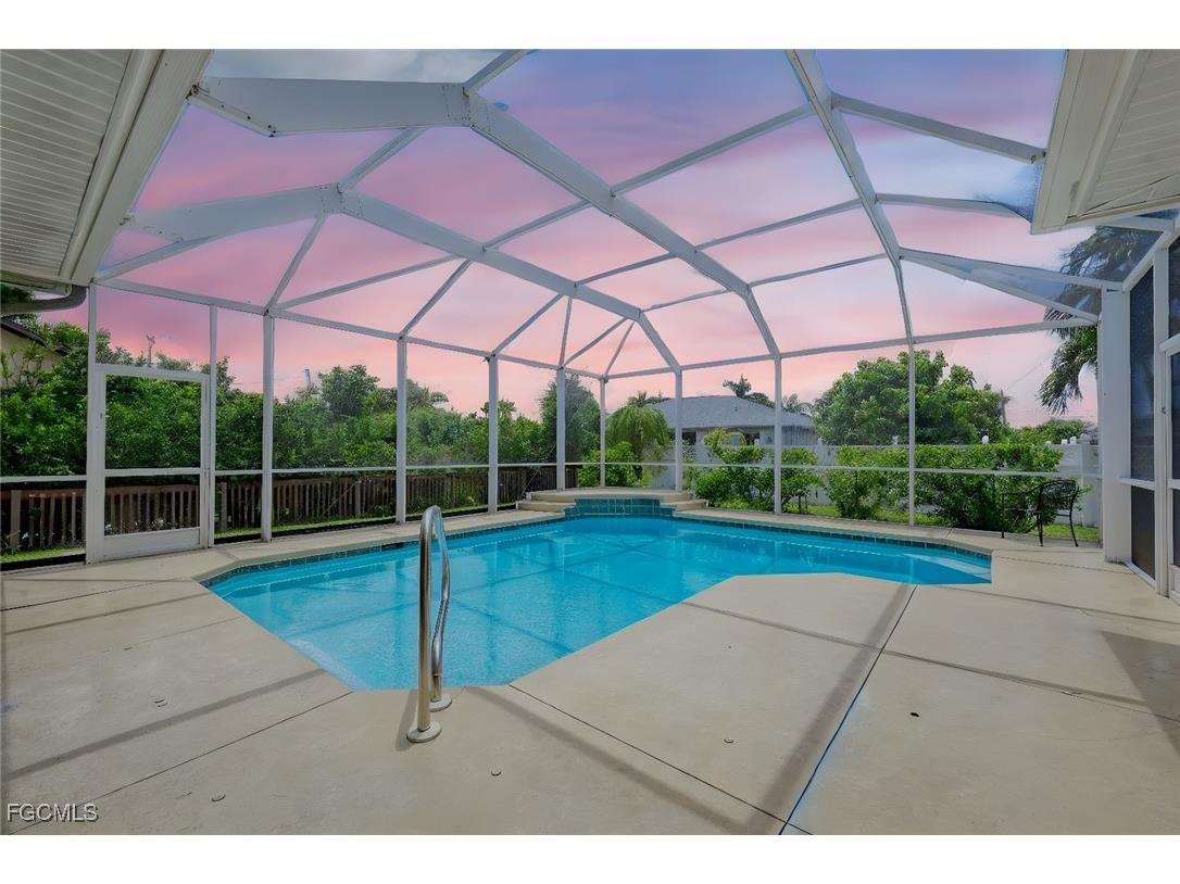 3756 SE 1st Avenue Cape Coral FL 33904 2025006175 image2