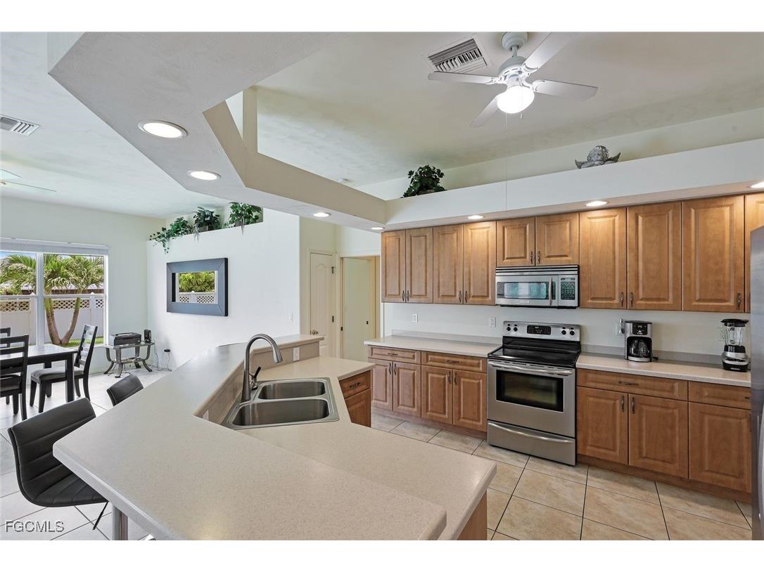3756 SE 1st Avenue Cape Coral FL 33904 2025006175 image9