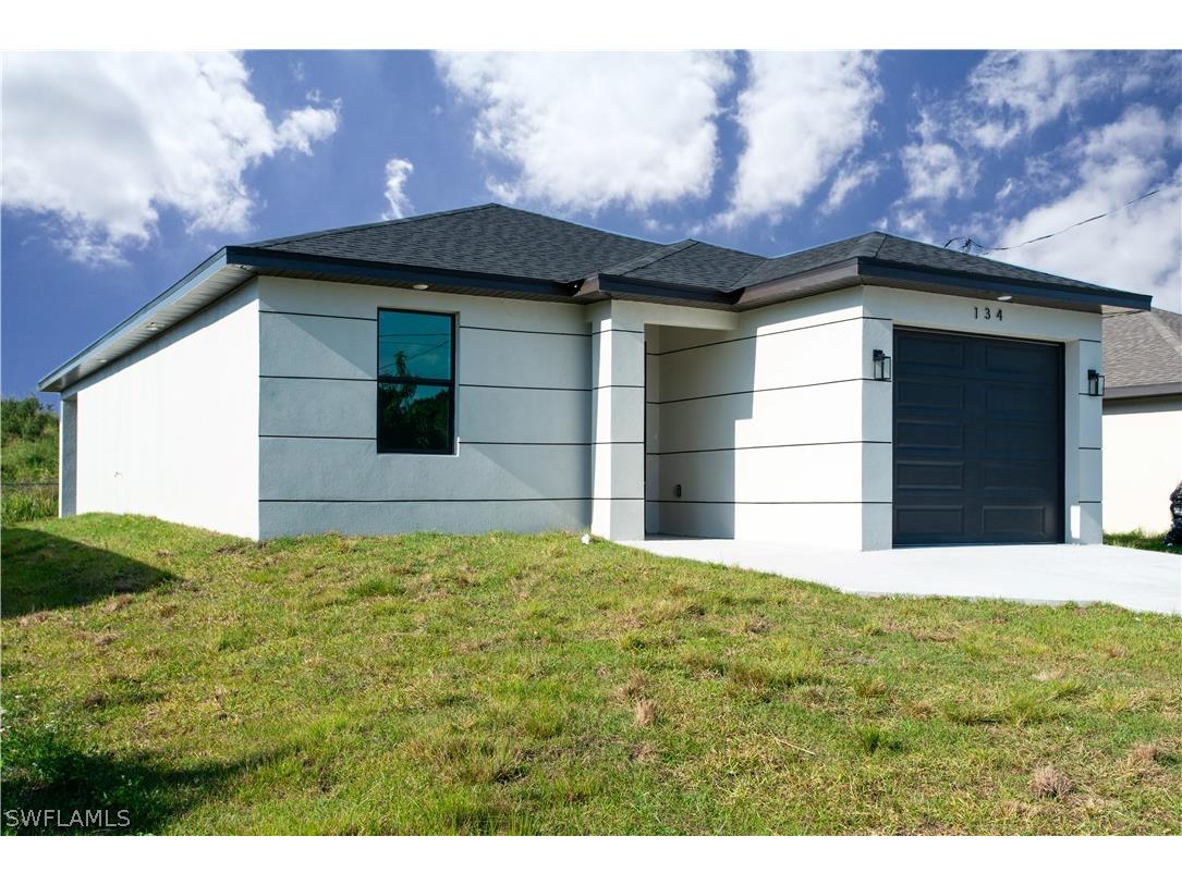 3759 Washington Avenue Fort Myers FL 33916 224061705 image1