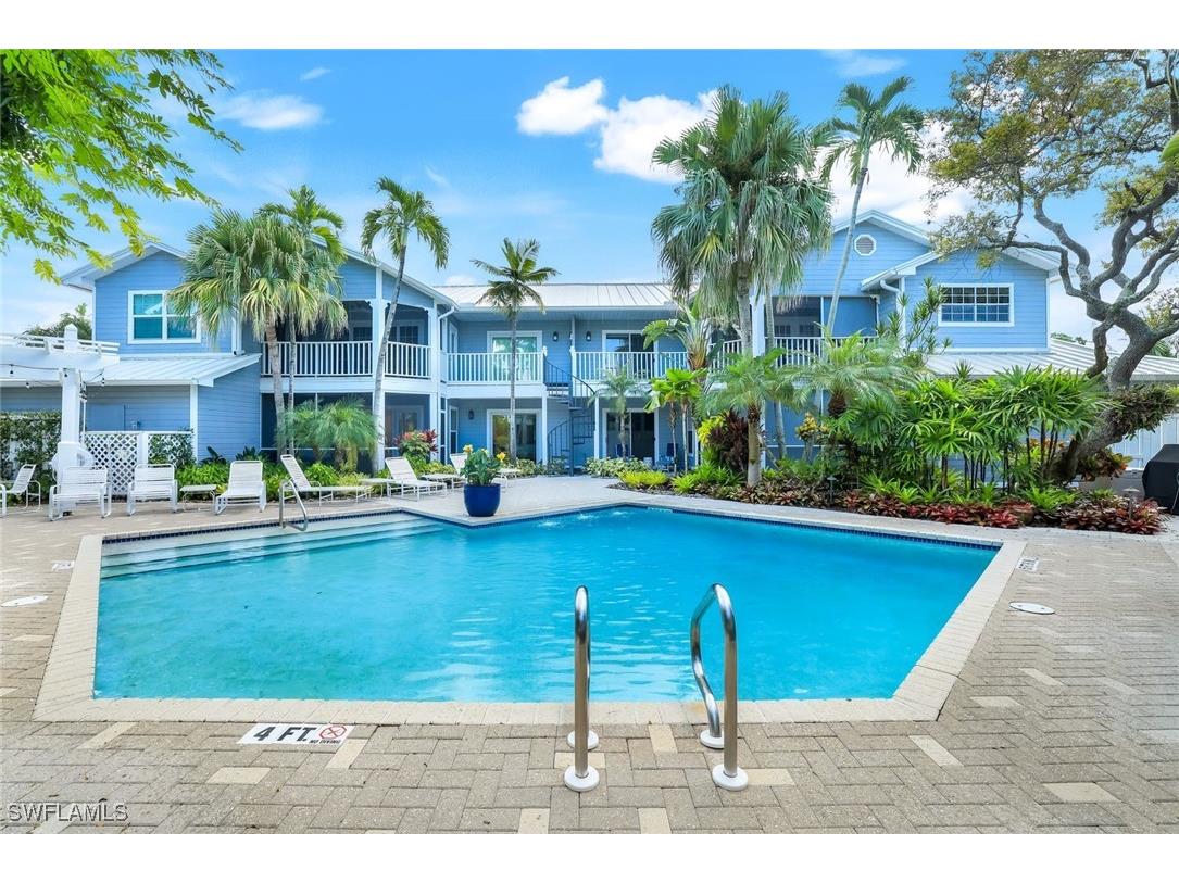 376 3rd Street S #102 Naples FL 34102 225066441 image17