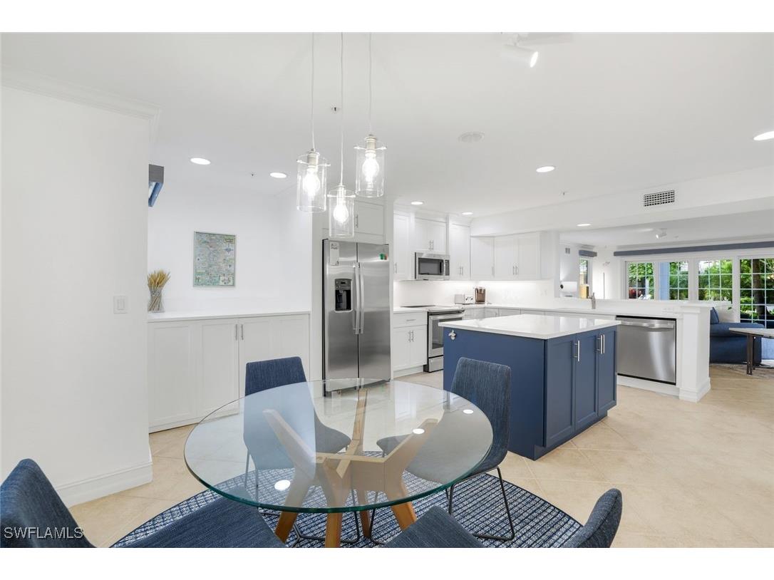 376 3rd Street S #102 Naples FL 34102 225066441 image9