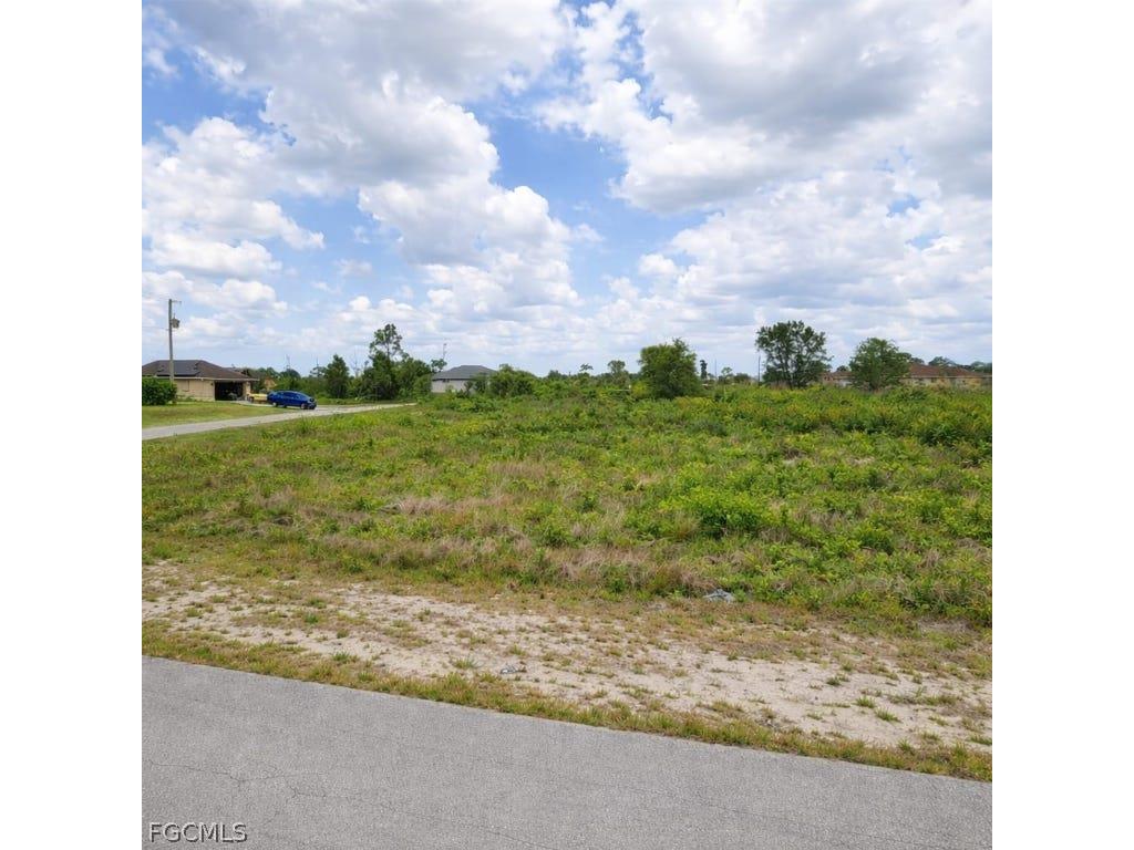 376 Chalet Avenue S Lehigh Acres FL 33974 2026007341 image1