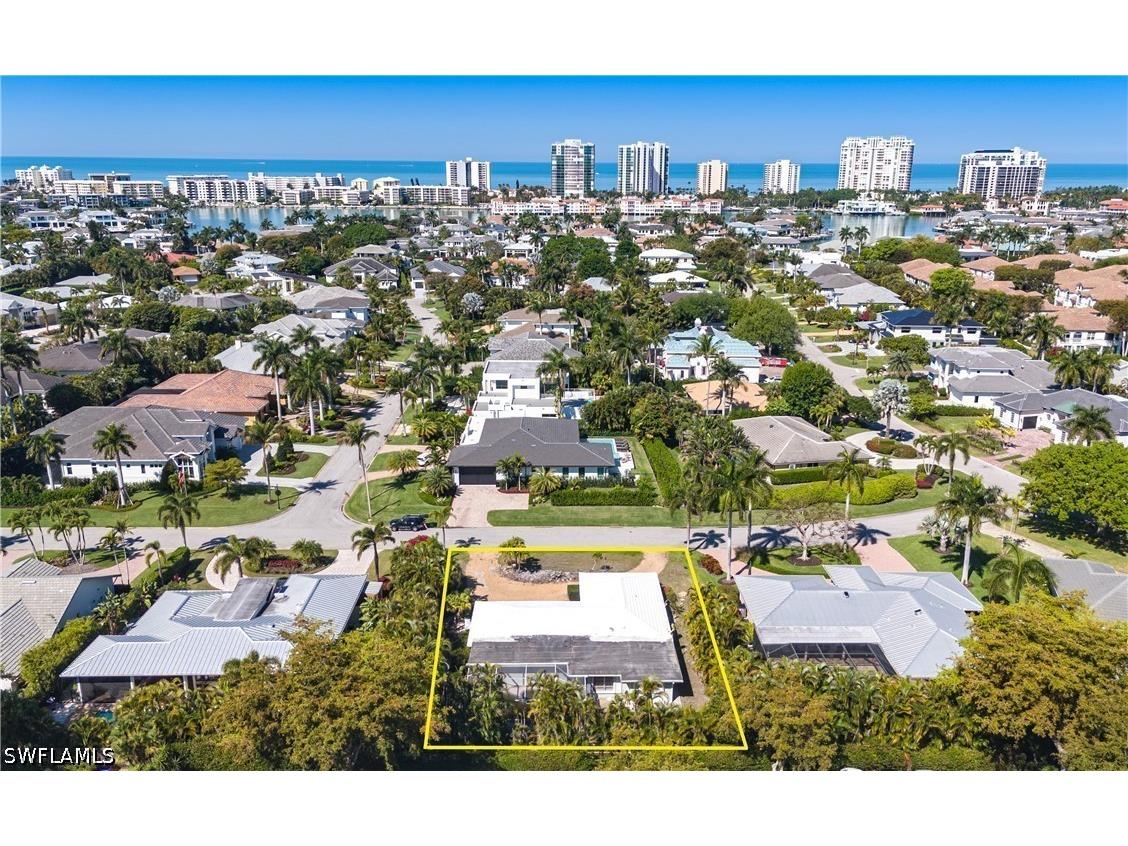 3760 Parkview Way Naples FL 34103 226012456 image1