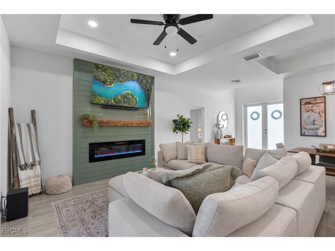 3764 Kemper Street Fort Myers FL 33905 2025016627 image1