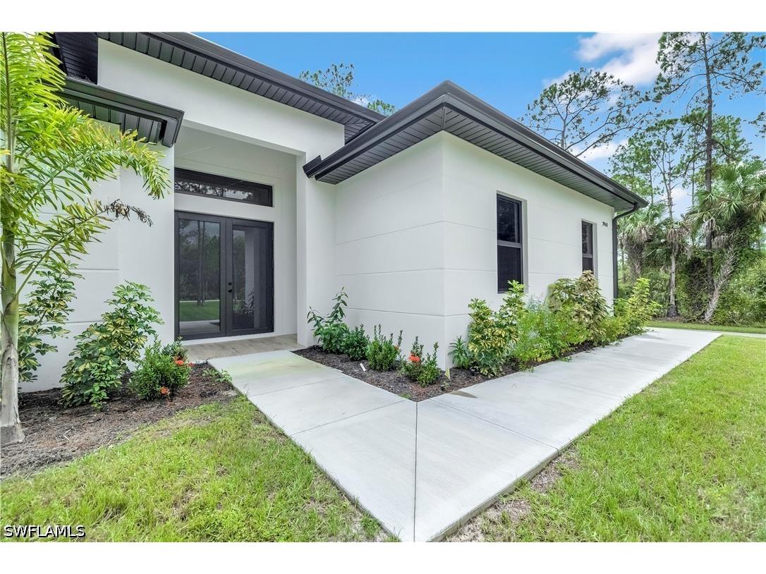 3765 16th Avenue SE Naples FL 34117 226020862 image1