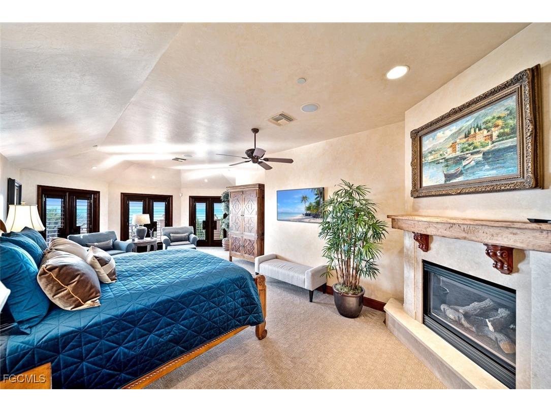 3767 W Gulf Drive Sanibel FL 33957 2025023743 image32