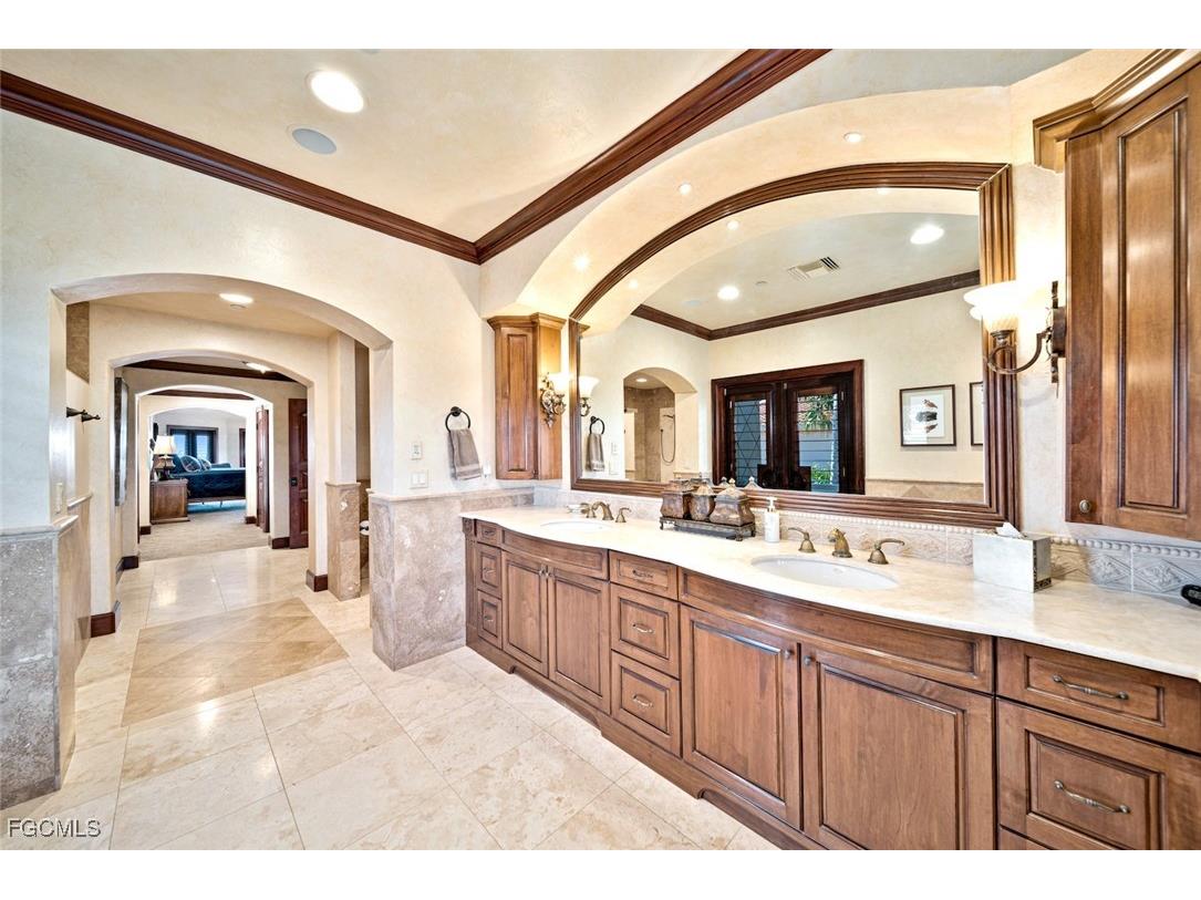 3767 W Gulf Drive Sanibel FL 33957 2025023743 image34