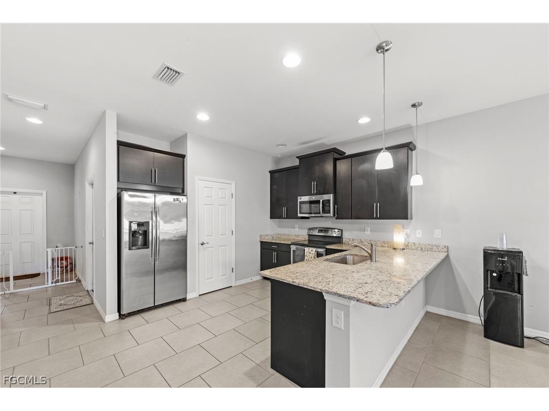 3768 Tilbor Circle Fort Myers FL 33916 2026011435 image10