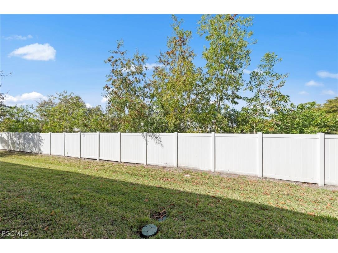 3768 Tilbor Circle Fort Myers FL 33916 2026011435 image32