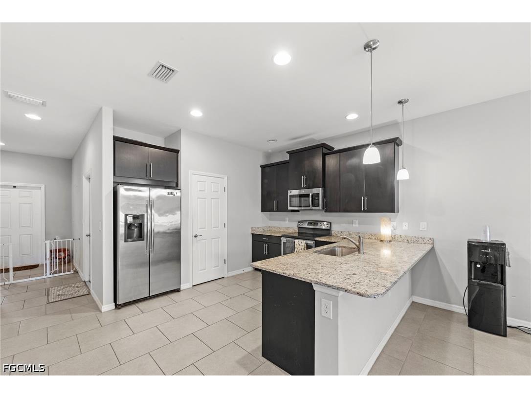 3768 Tilbor Circle Fort Myers FL 33916 2026025899 image4