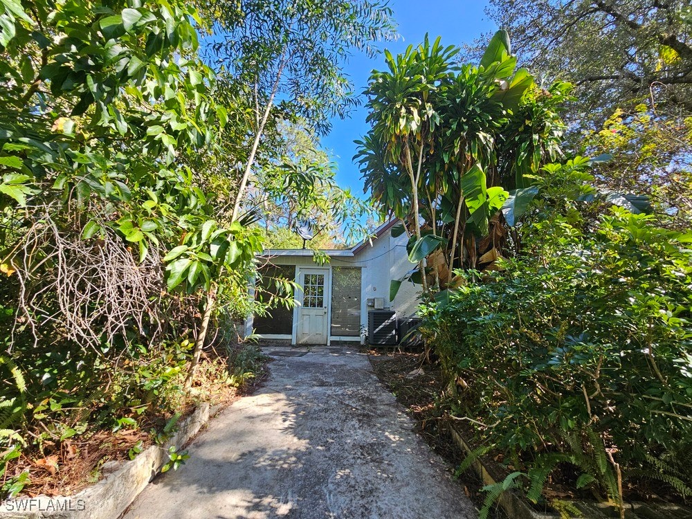 377 20th Avenue NW Naples FL 34120 224105122 image1