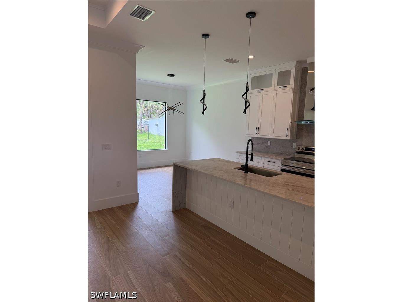 377 2nd Street NE Naples FL 34120 226021120 image3
