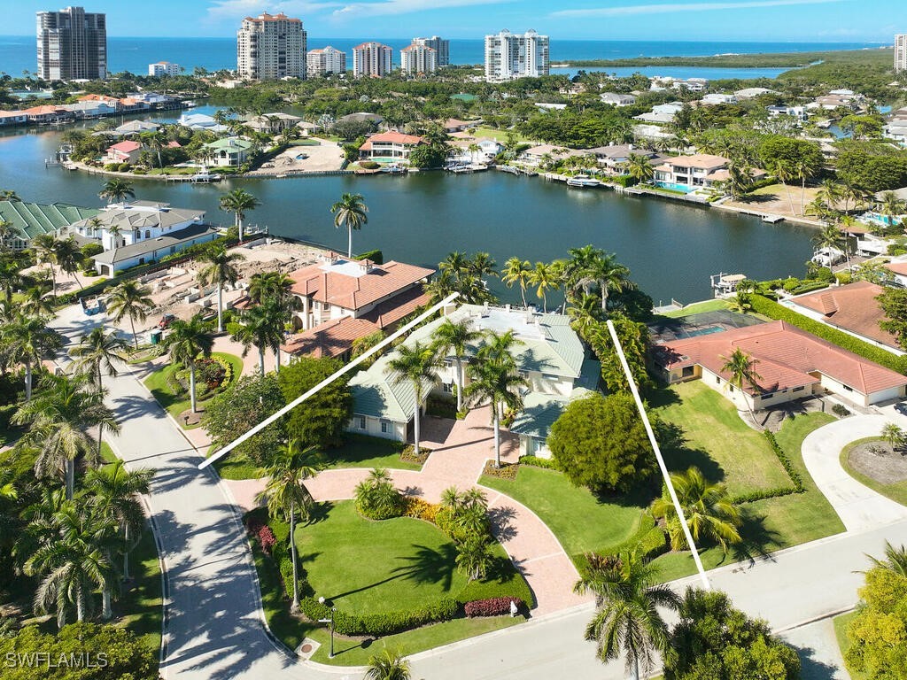 377 Pirates Bight Naples FL 34103 225079001 image1