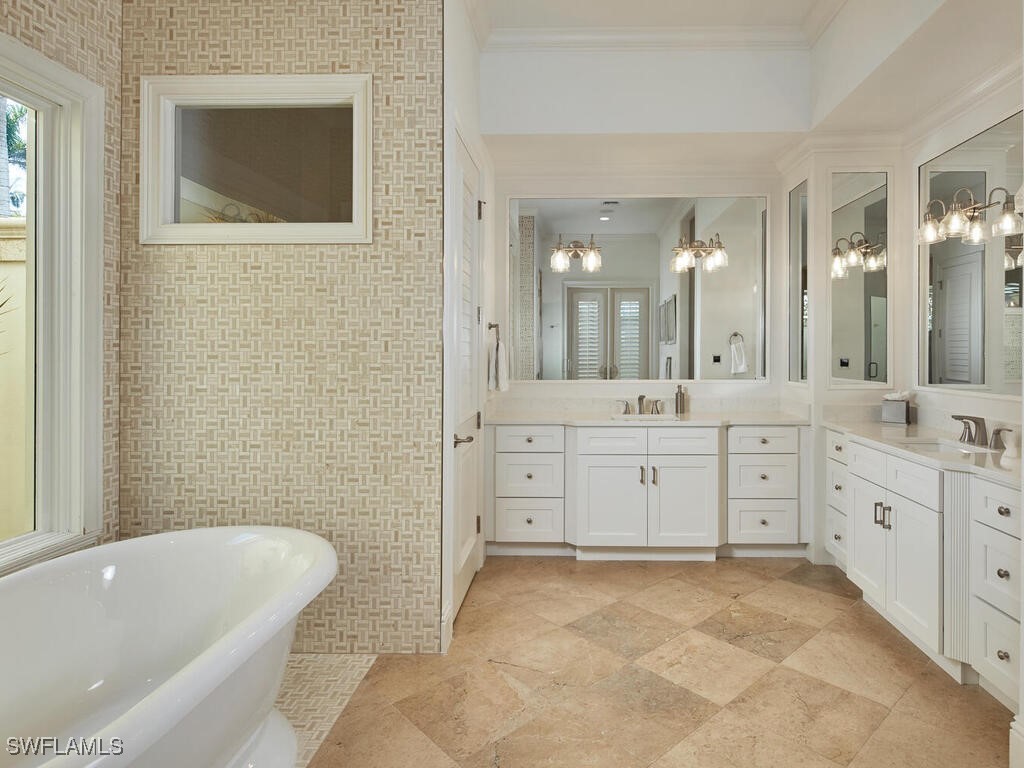 377 Pirates Bight Naples FL 34103 225079001 image22