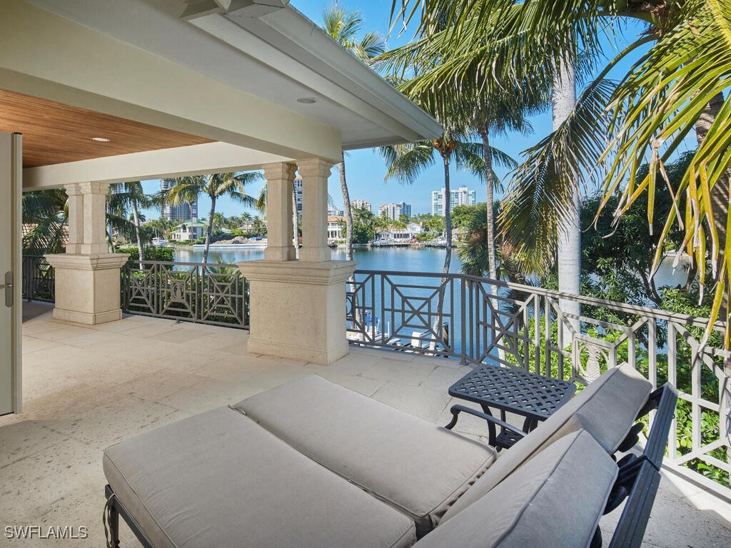 377 Pirates Bight Naples FL 34103 225079001 image35