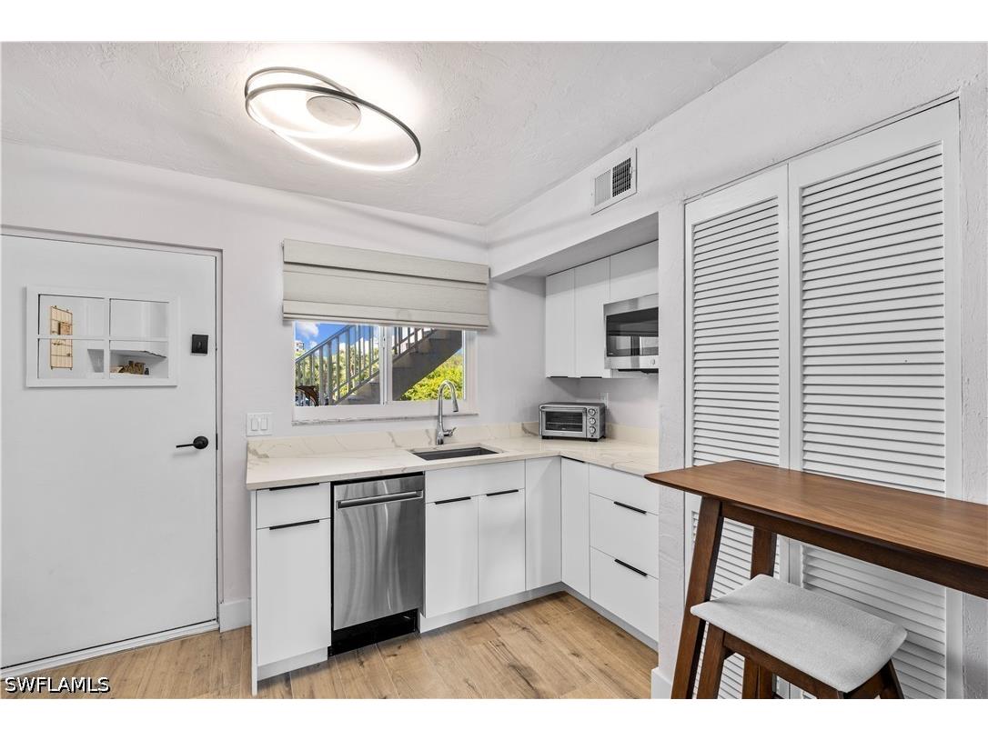 377 Vanderbilt Beach Road #102 Naples FL 34108 226020664 image4