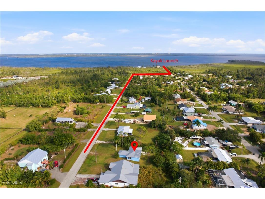 3775 Papaya Street Saint James City FL 33956 2025018343 image1