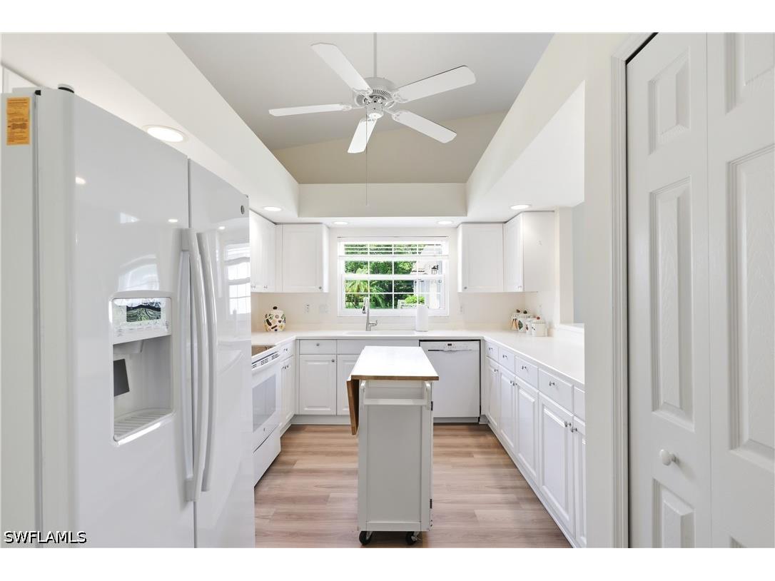 378 Melrose Place #4 Naples FL 34104 226019163 image4