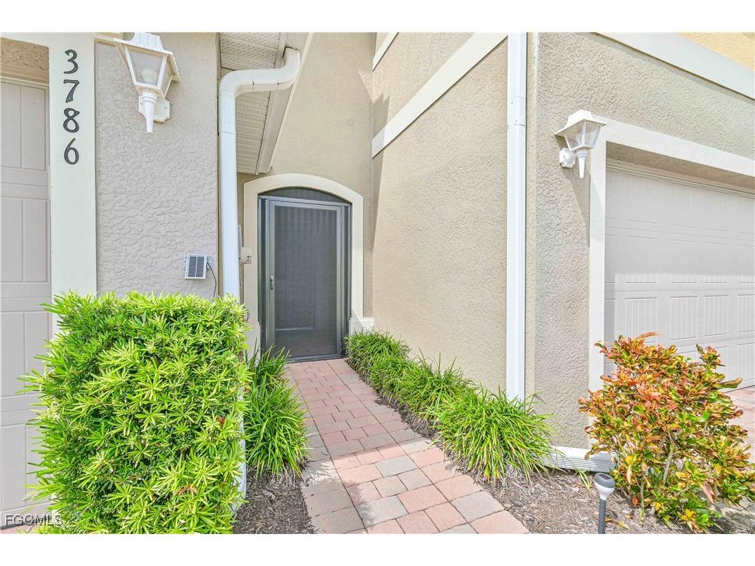 3786 Tilbor Circle Fort Myers FL 33916 2026001011 image4