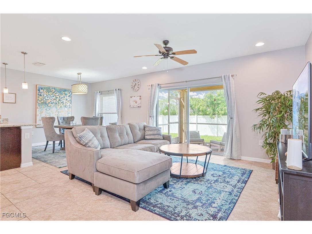 3786 Tilbor Circle Fort Myers FL 33916 2026001011 image8