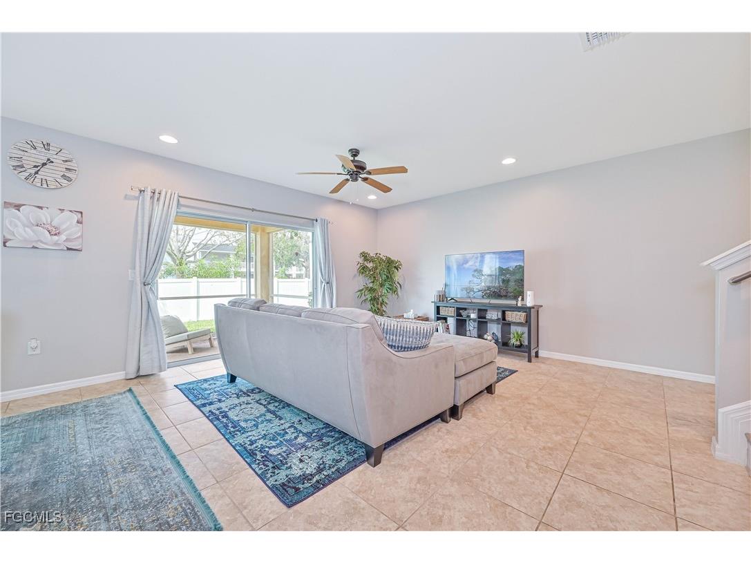 3786 Tilbor Circle Fort Myers FL 33916 2026001011 image9