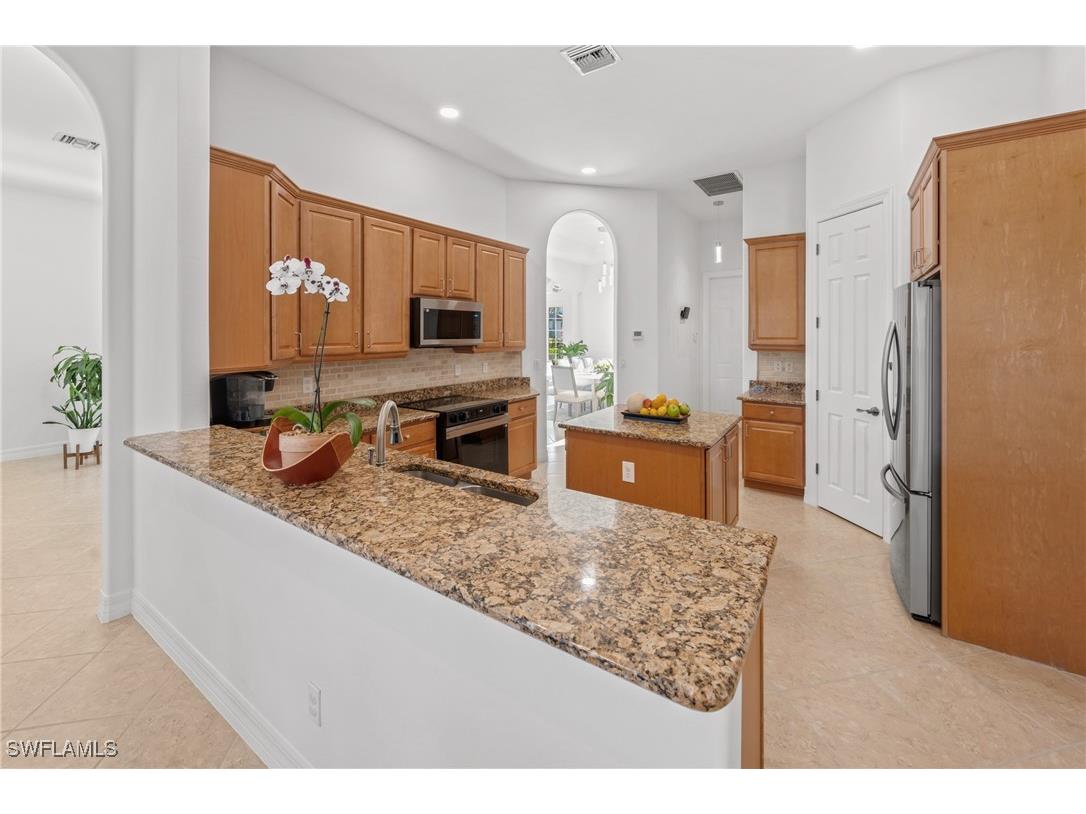 379 Cypress Way W Naples FL 34110 225032092 image16