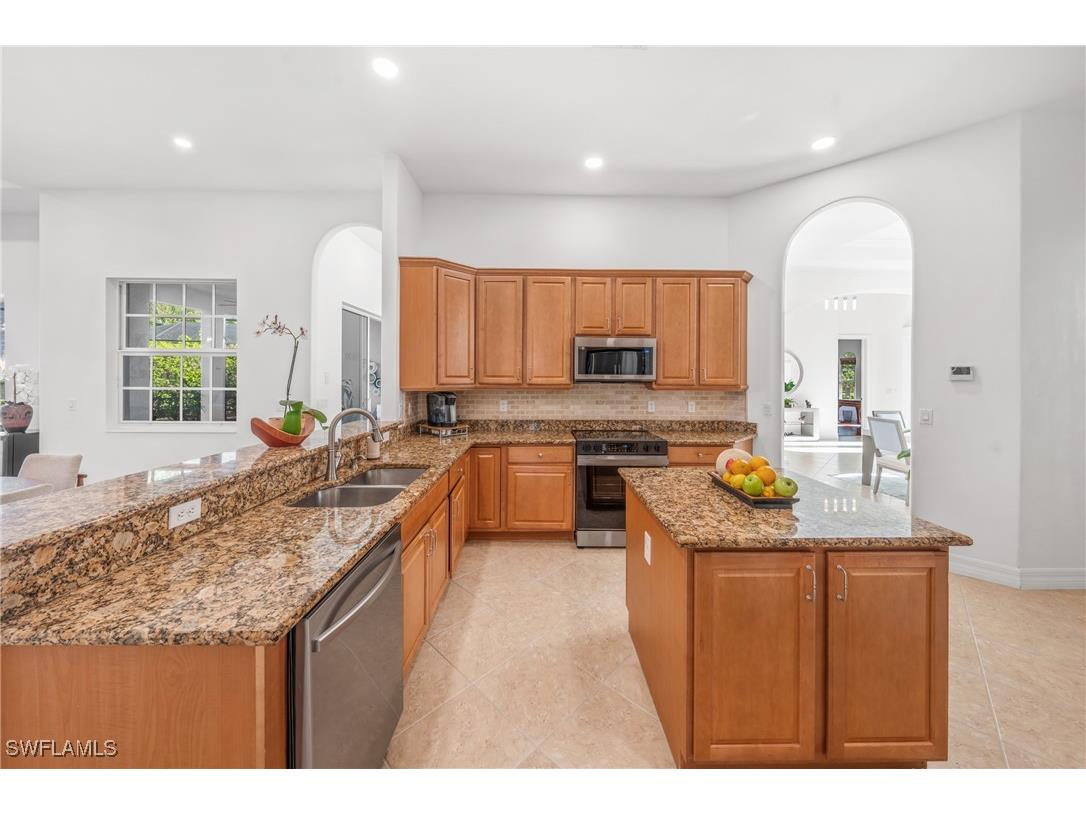 379 Cypress Way W Naples FL 34110 225032092 image17