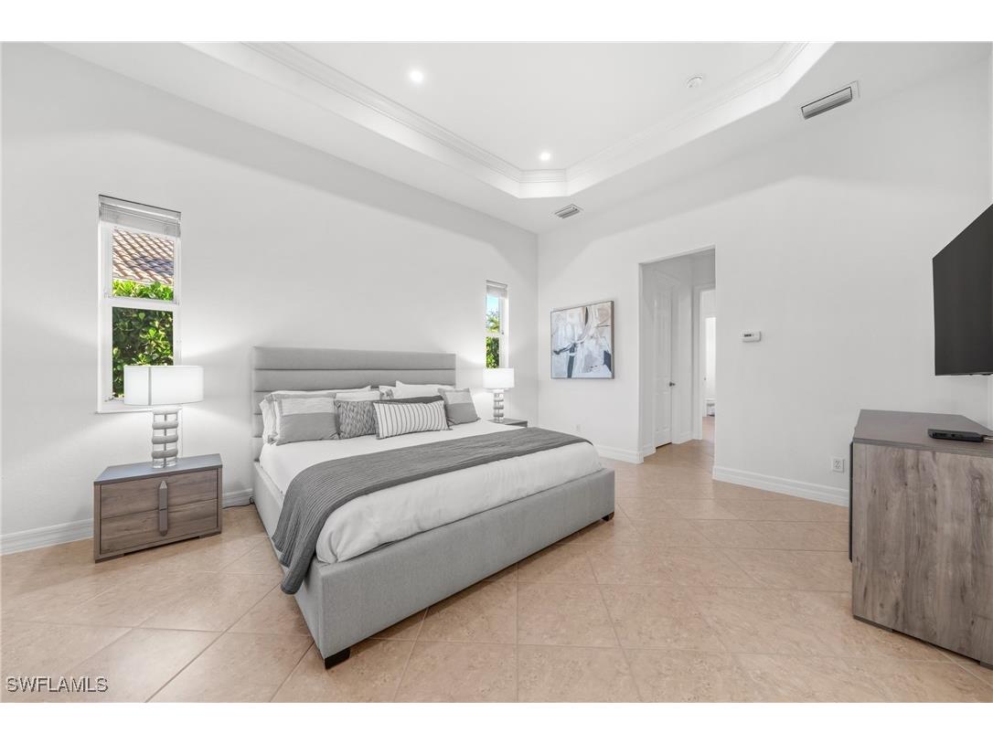 379 Cypress Way W Naples FL 34110 225032092 image34