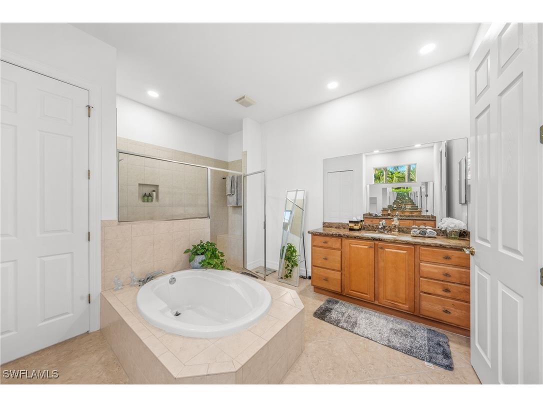 379 Cypress Way W Naples FL 34110 225032092 image36