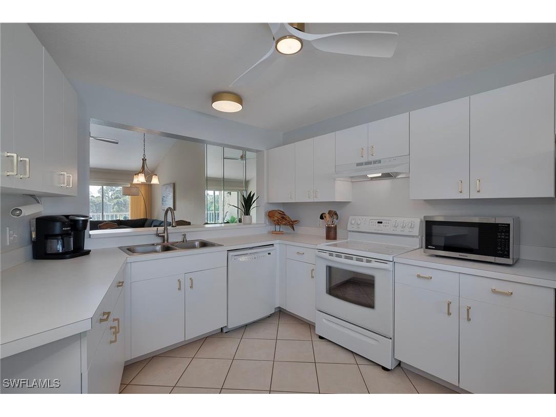 379 Gabriel Circle #2304 Naples FL 34104 225072943 image5