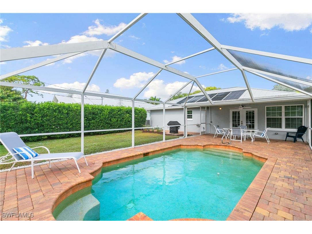 38 7th Street Bonita Springs FL 34134 225075926 image1